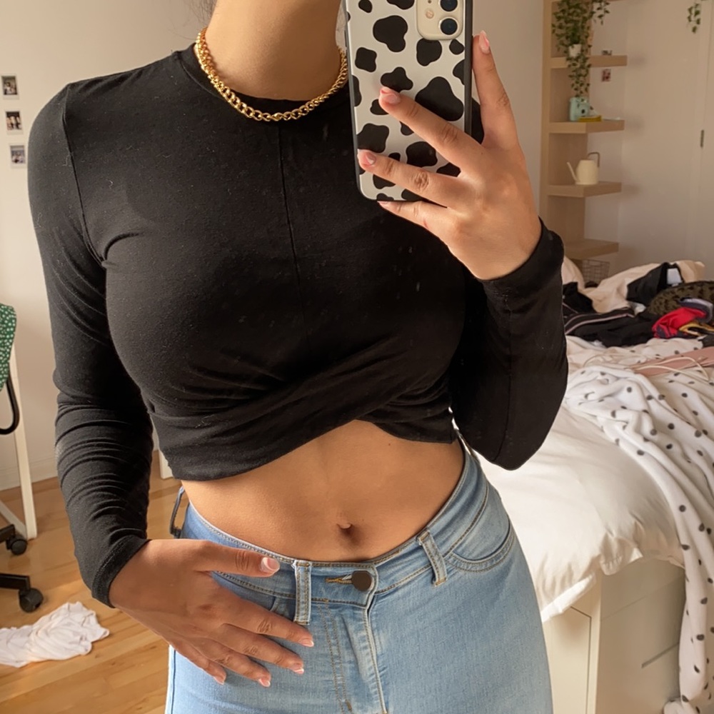 2/30$ Criss cross cropped long sleeve